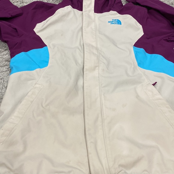 The Northface Girls Ski/Winter Jacket (SIze:18 XL) - Picture 7 of 15